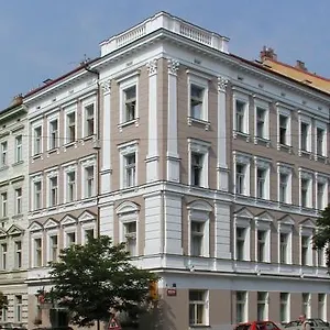 Otel Machova